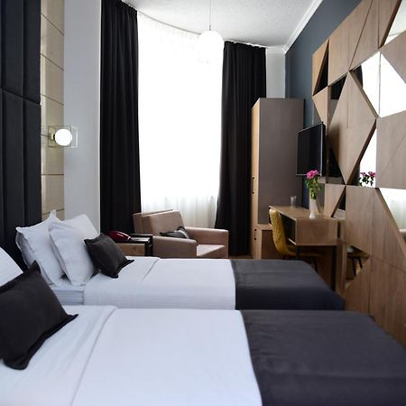 Hotel Comfort Tirana Szoba fotó