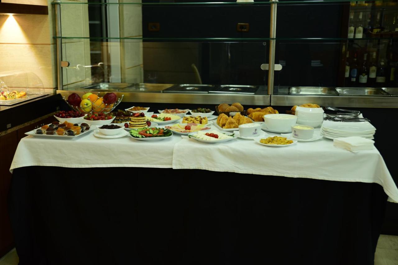 Hotel Comfort Tirana Kültér fotó
