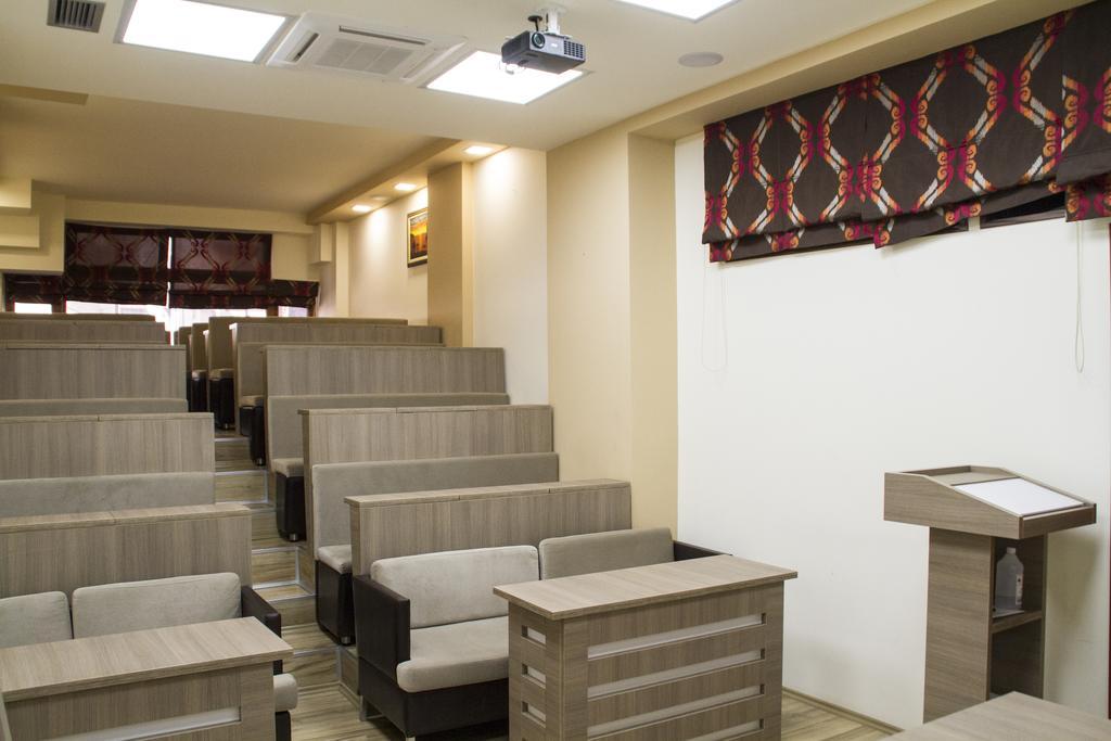 Hotel Comfort Tirana Kültér fotó