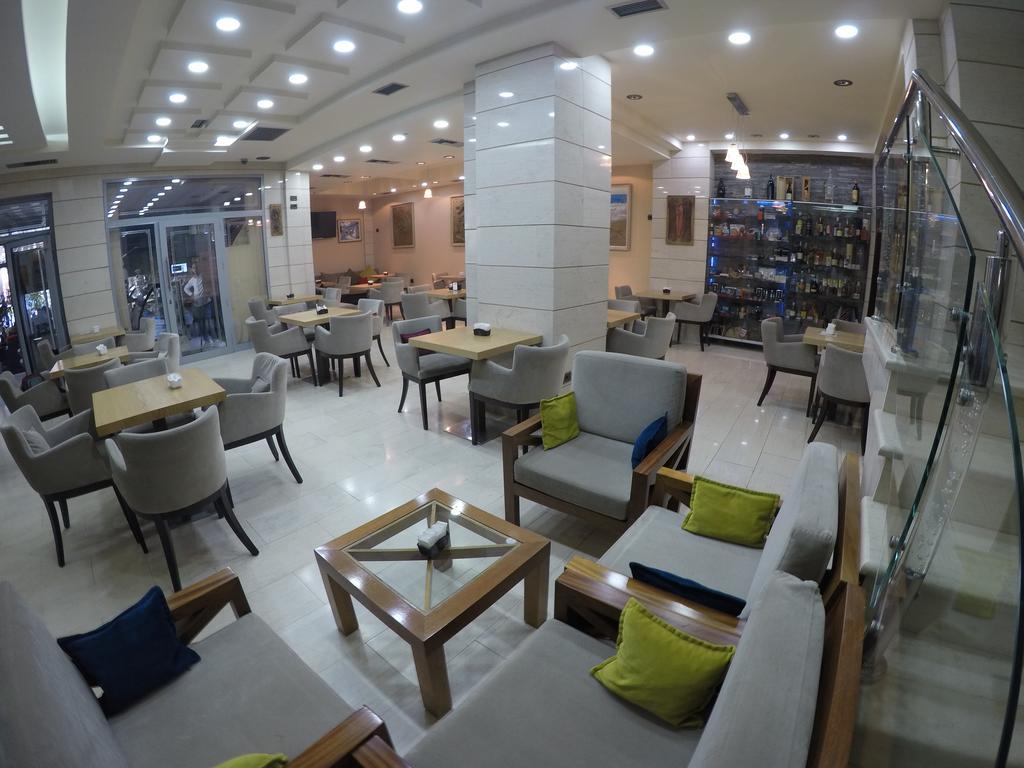 Hotel Comfort Tirana Kültér fotó