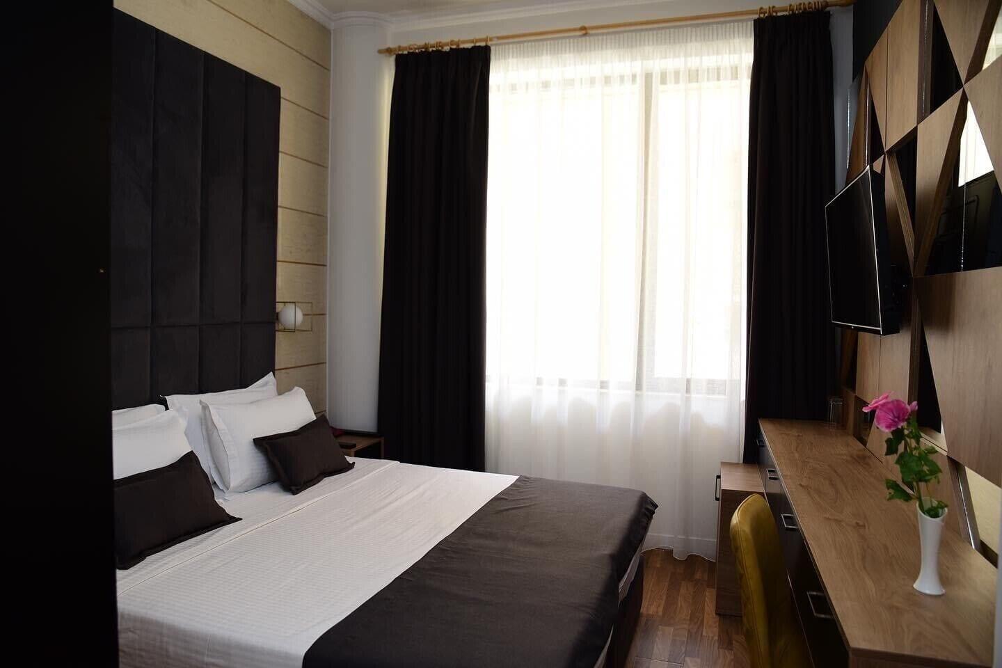 Hotel Comfort Tirana Kültér fotó