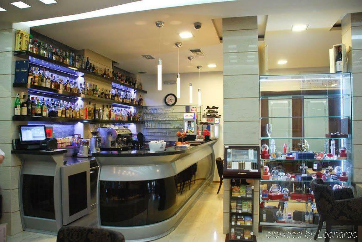 Hotel Comfort Tirana Kültér fotó