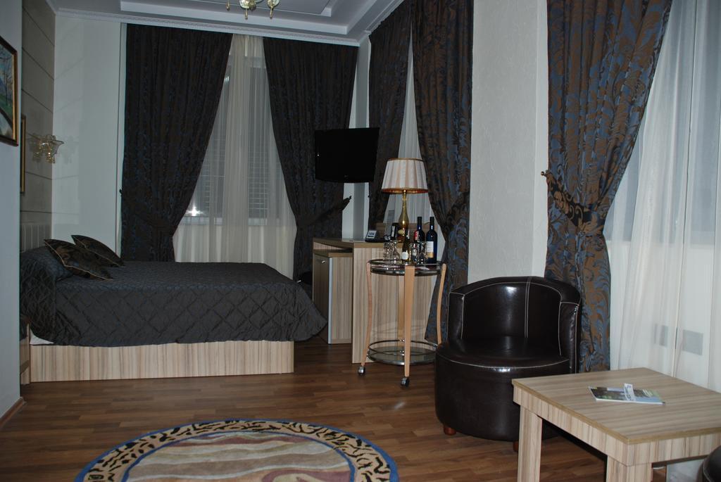 Hotel Comfort Tirana Kültér fotó