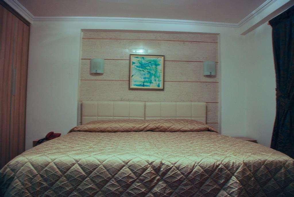 Hotel Comfort Tirana Szoba fotó