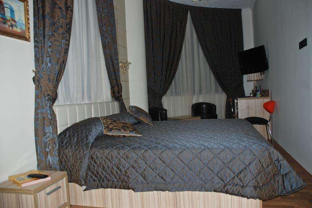 Hotel Comfort Tirana Szoba fotó