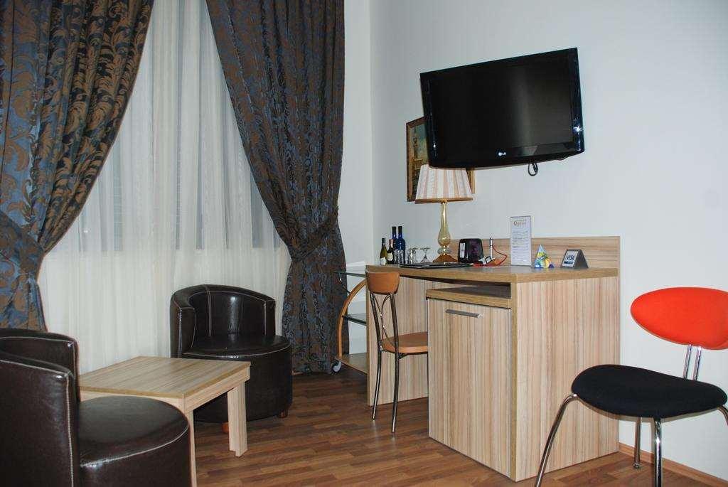 Hotel Comfort Tirana Szoba fotó